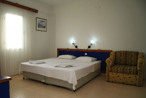 Koz Marigold Apart Otel Yatak Odası