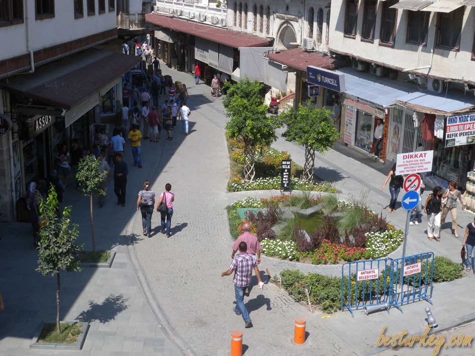 Antakya'nın En Ünlü Caddesi 'Saray'